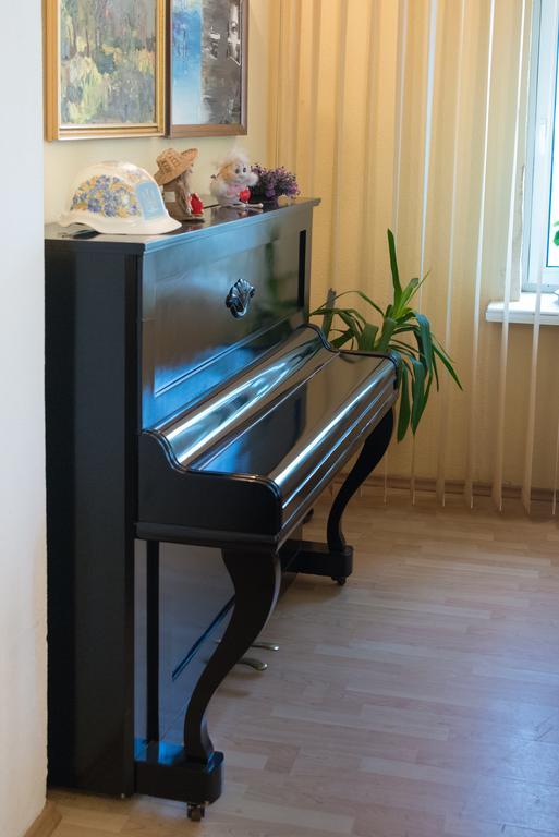 Pensjonat Kawiarni Muzealnej Goluchow Kültér fotó