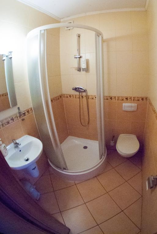 Pensjonat Kawiarni Muzealnej Goluchow Kültér fotó